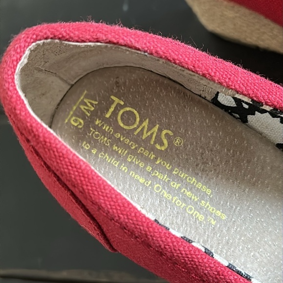 TOMS Calypso Red Canvas Peep Toe Wedge Sandal - Picture 8 of 16